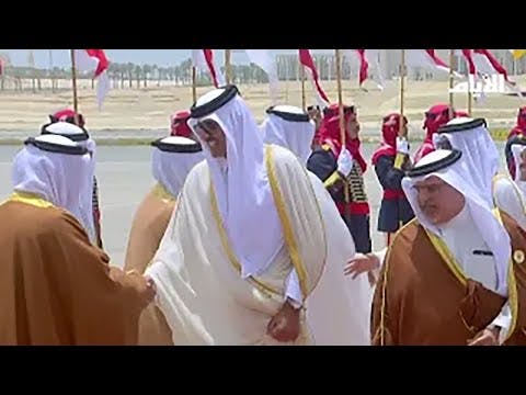 القمة العربية| أمير قطر التقط صورة مع بشار الأسد وغادر